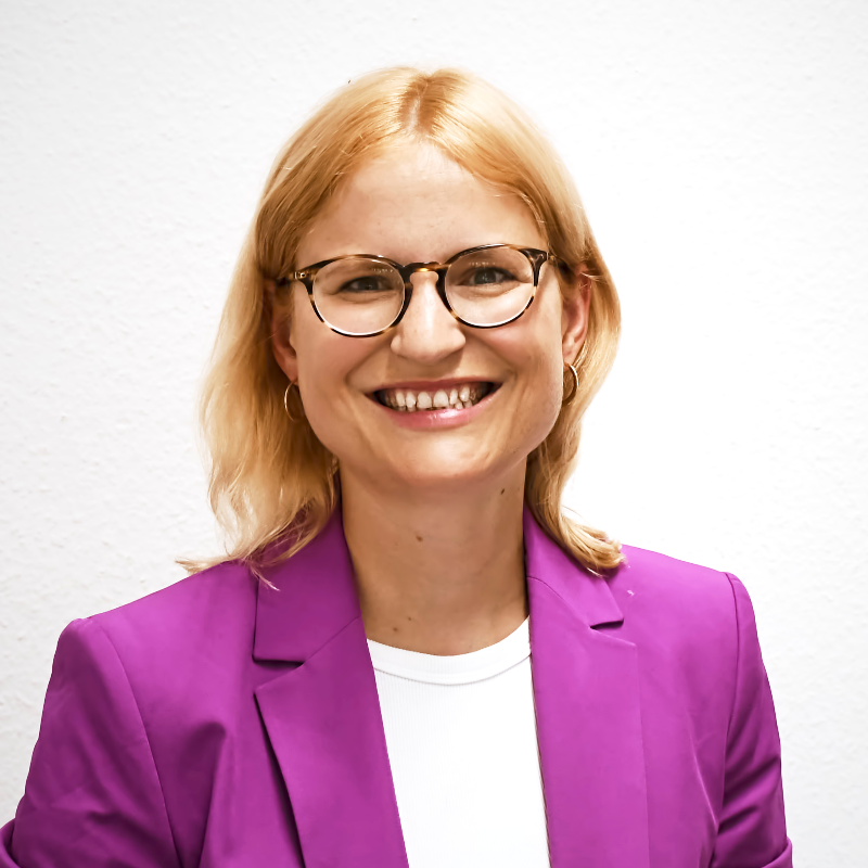 Dr.  Sarah Schmid-Nrnberg